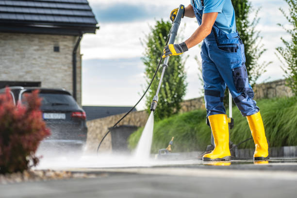 Best Pool Deck Cleaning  in Shorewood Tower Hills Harbert, MI